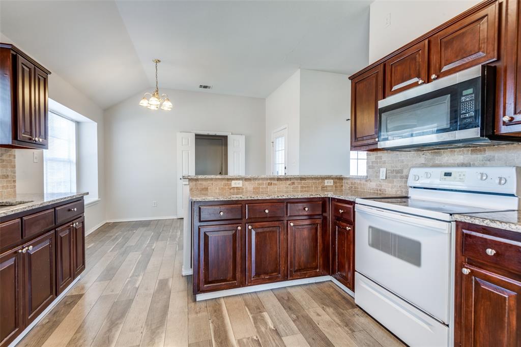 4500 Saddlebrook Drive Property Photo 8