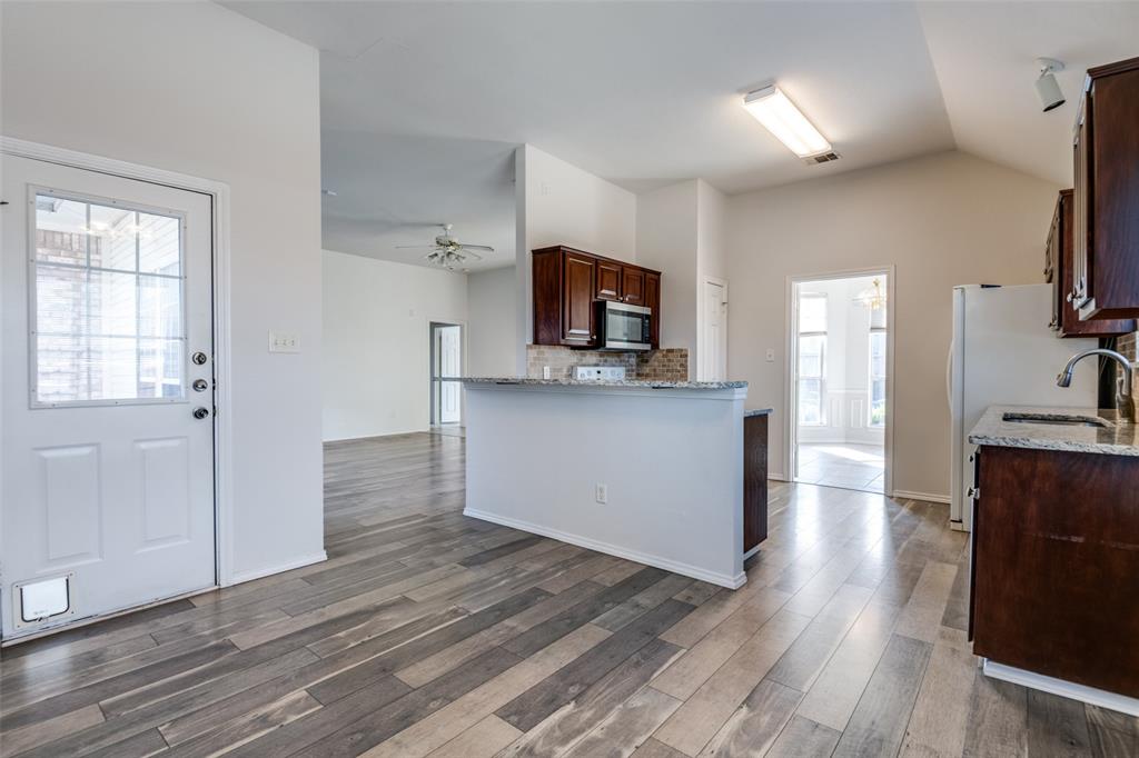 4500 Saddlebrook Drive Property Photo 10