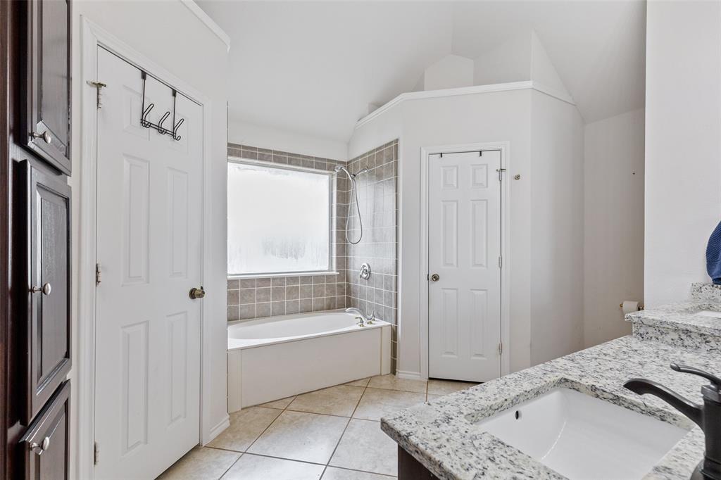 4500 Saddlebrook Drive Property Photo 20