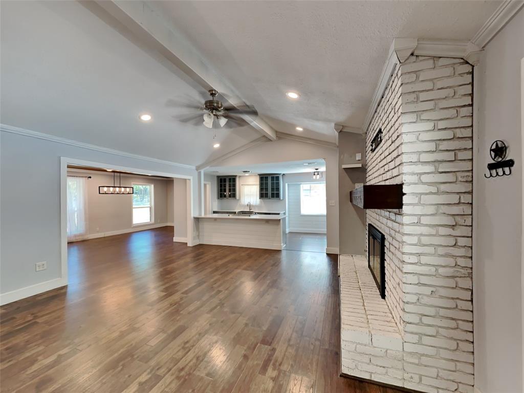 3704 Astoria Drive Property Photo 4