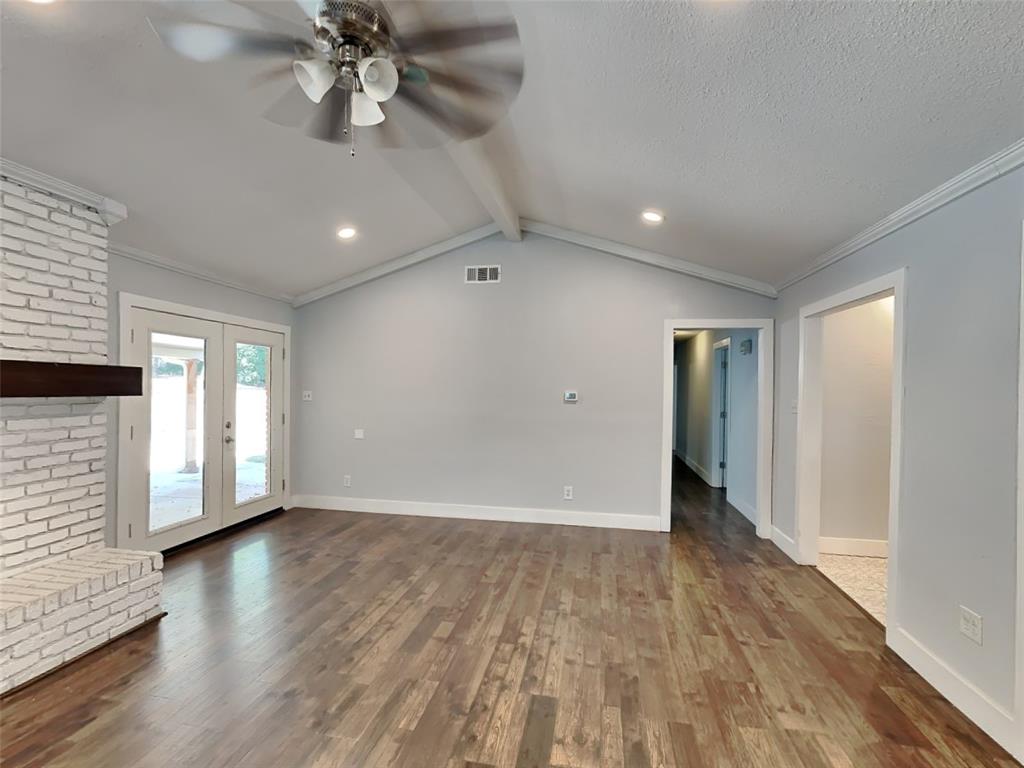 3704 Astoria Drive Property Photo 5