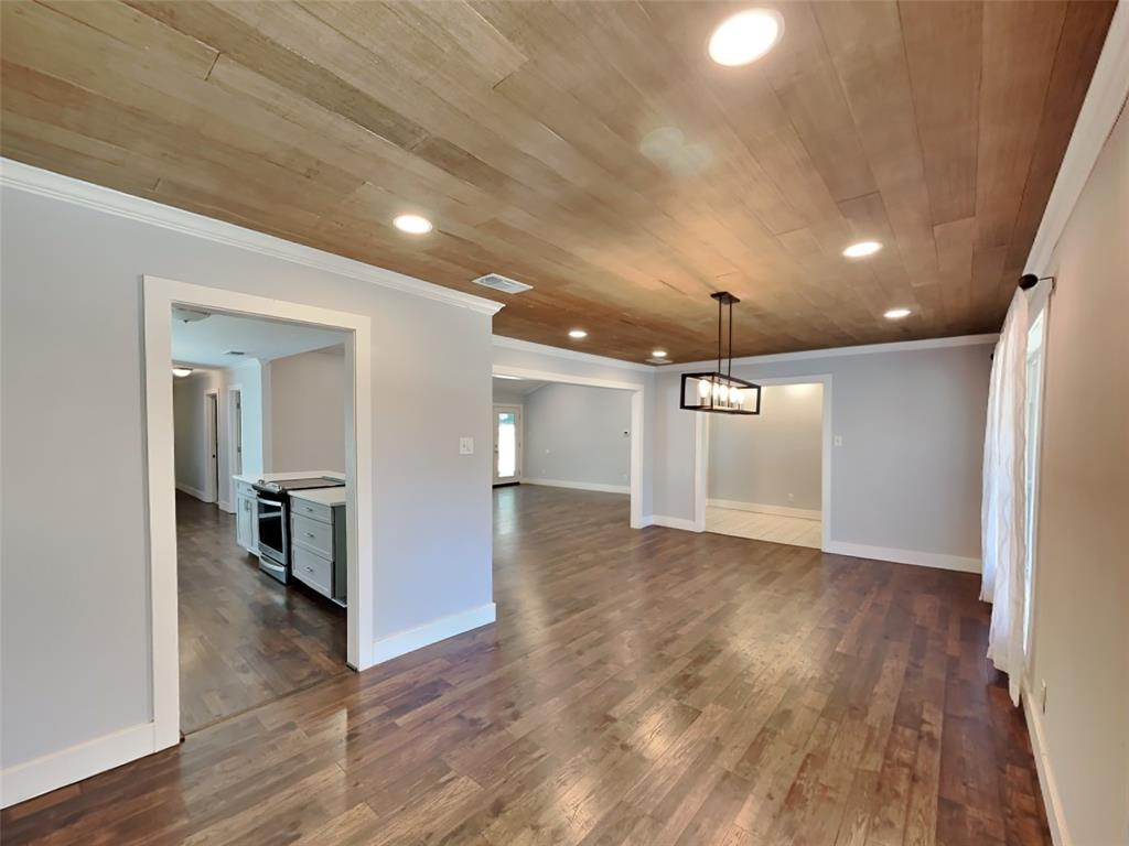3704 Astoria Drive Property Photo 10