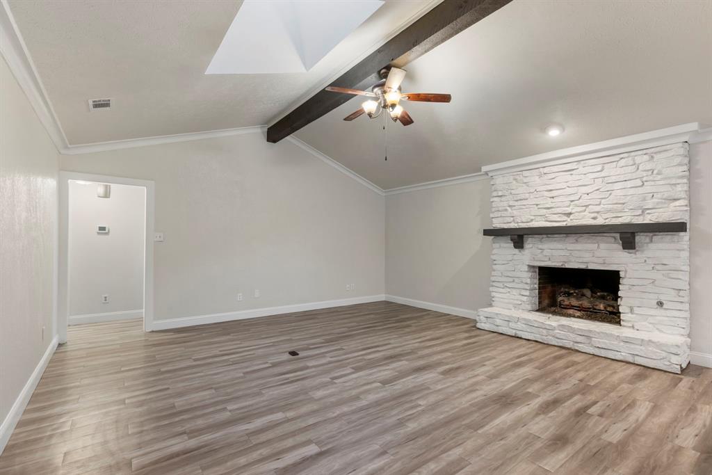 2301 Huntington Drive Property Photo 12