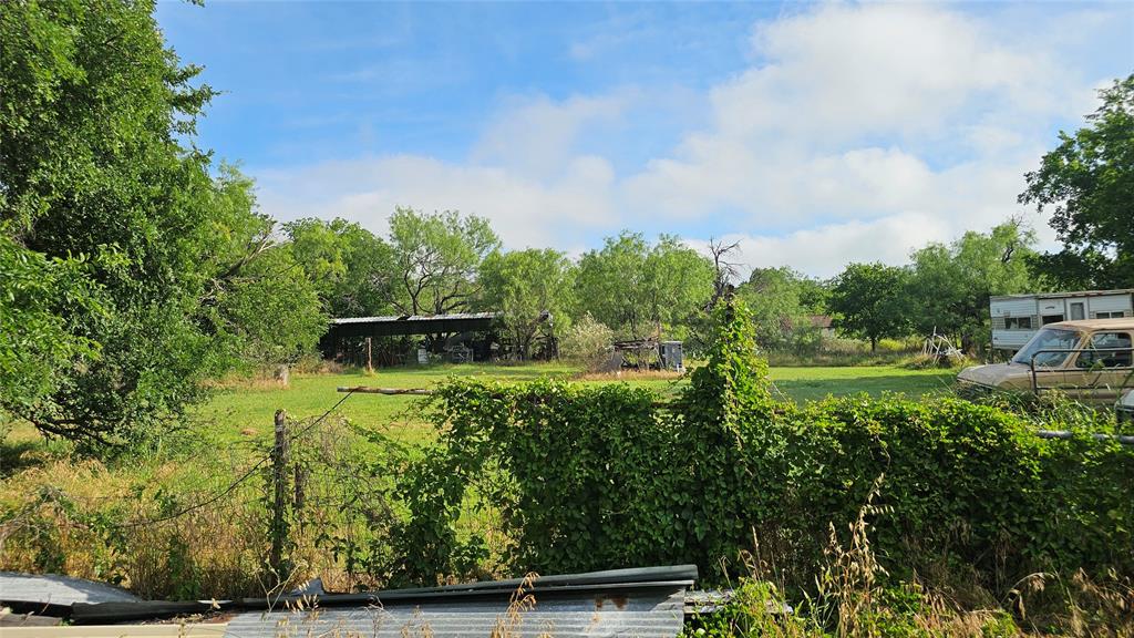 201 E Pecan Street Property Photo 1