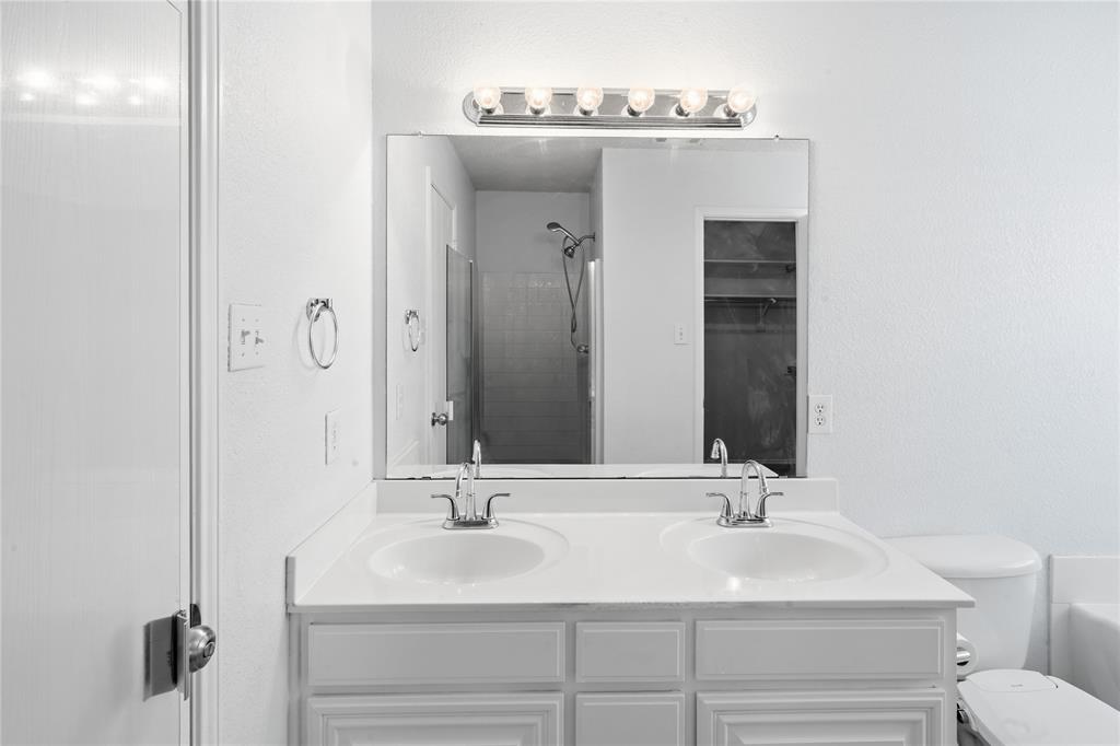 8404 Bowspirit Lane Property Photo 16