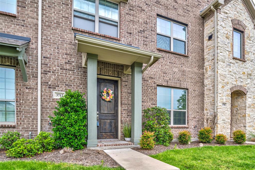 3712 Lantern Lane Property Photo 4