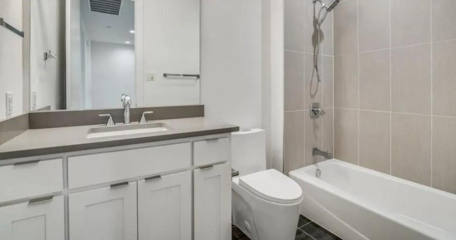824 Eaglescliffe Landing Property Photo 11