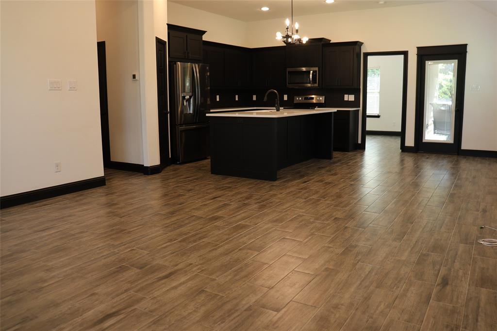 213 Clover Circle Property Photo 7