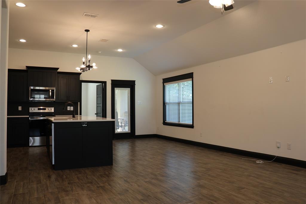 213 Clover Circle Property Photo 8