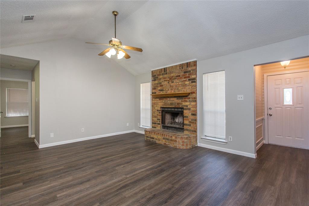 303 Shirley Drive Property Photo 4