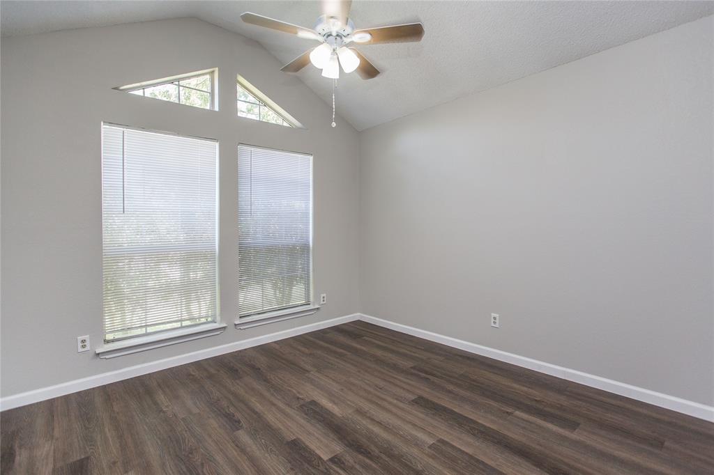 303 Shirley Drive Property Photo 14