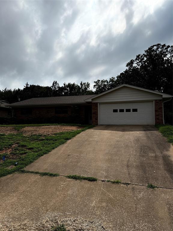 2409 Caprice Avenue Property Photo 1