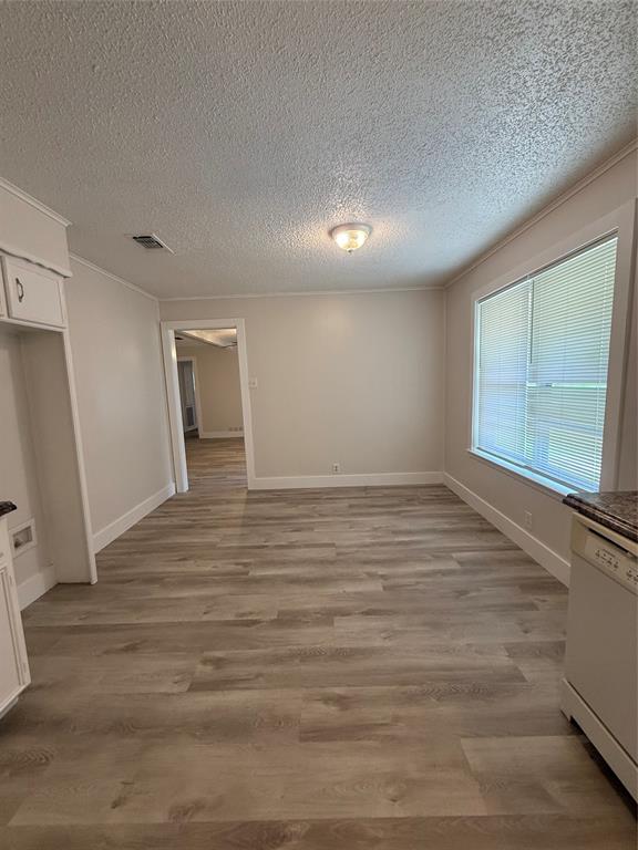 2409 Caprice Avenue Property Photo 5