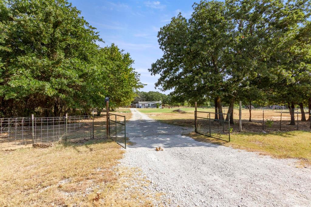 313 Hogan Lane Property Photo 4