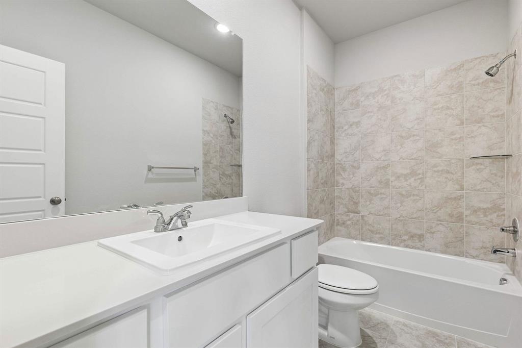 3921 Lakefield Drive Property Photo 11
