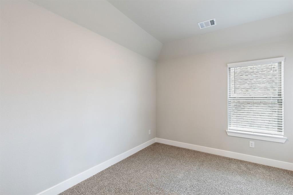 3921 Lakefield Drive Property Photo 12
