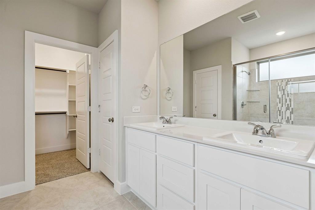 3921 Lakefield Drive Property Photo 21