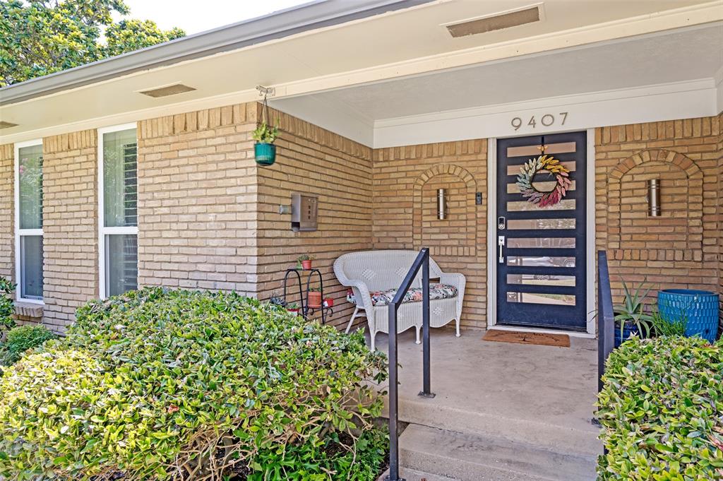 9407 Arborhill Drive Property Photo 3