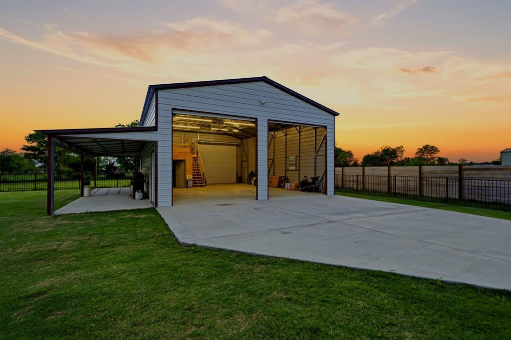 2446 Blackjack Oak Road Property Photo 33