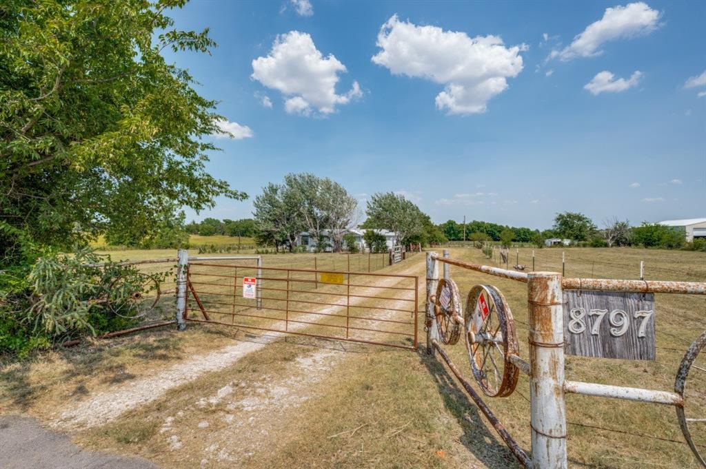 8797 Fm 2450 Property Photo 1