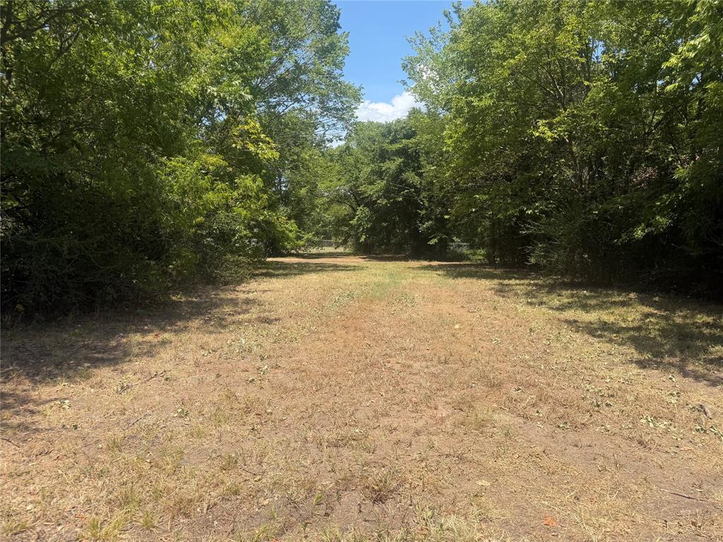 704 E Booth Property Photo 2