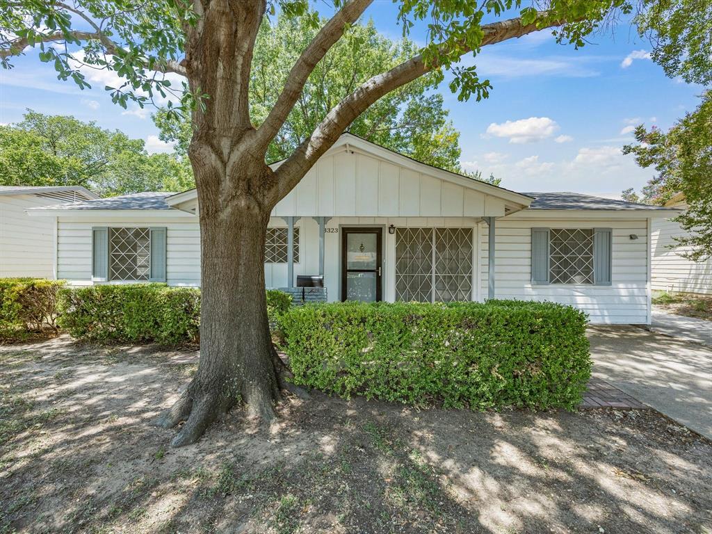 3323 William Brewster Drive Property Photo 1