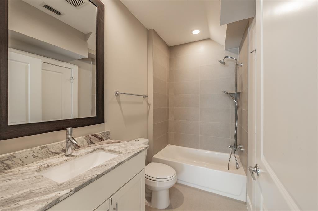 381 E Greenbriar Lane 804 Property Photo 11