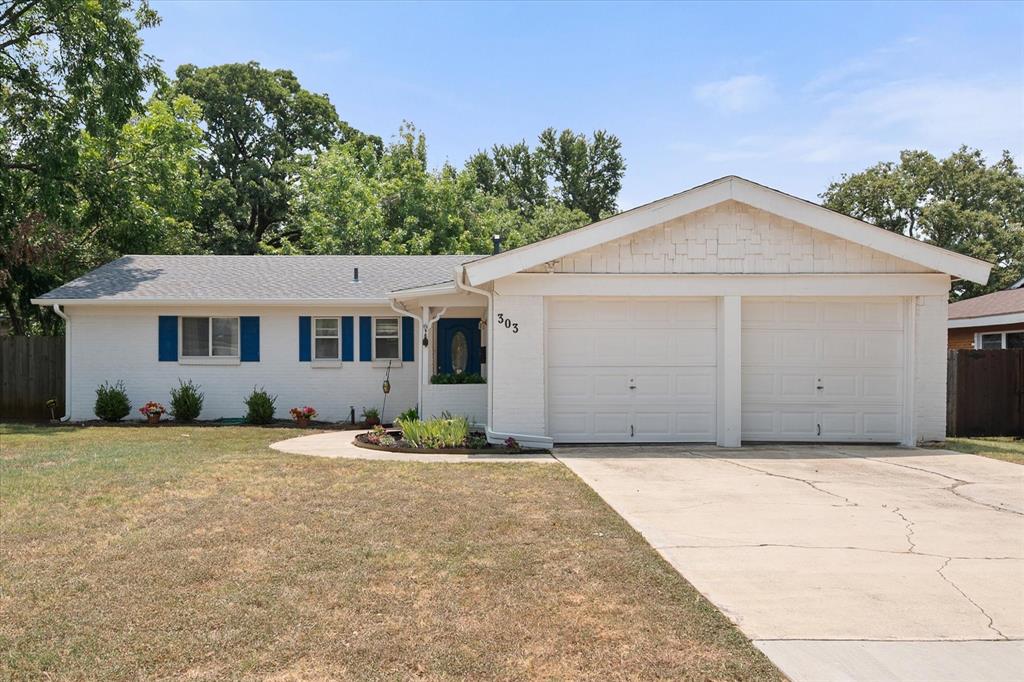 303 Bayless Drive Property Photo 1