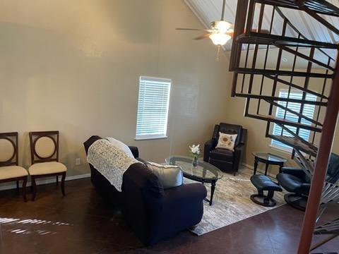 606 E Clifton Street Property Photo 6