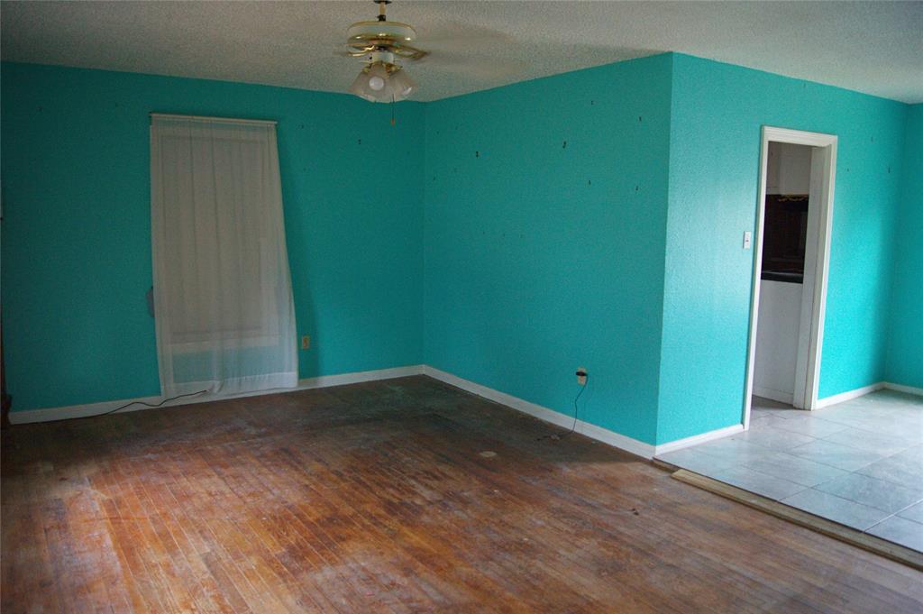 2407 Oak Drive Property Photo 4