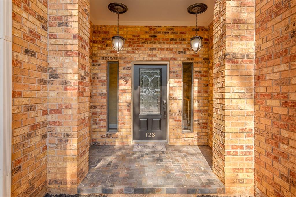123 Lytle Place Property Photo 2
