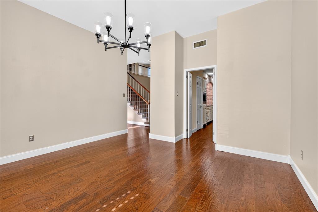 123 Lytle Place Property Photo 6