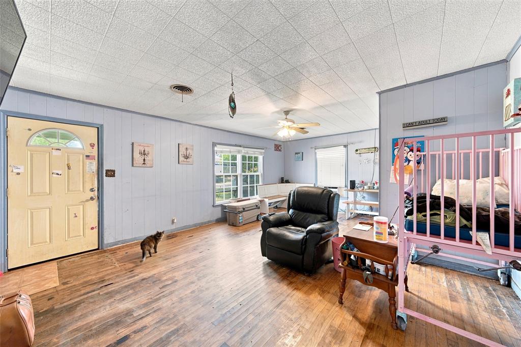 3840 Parrish Street Property Photo 4