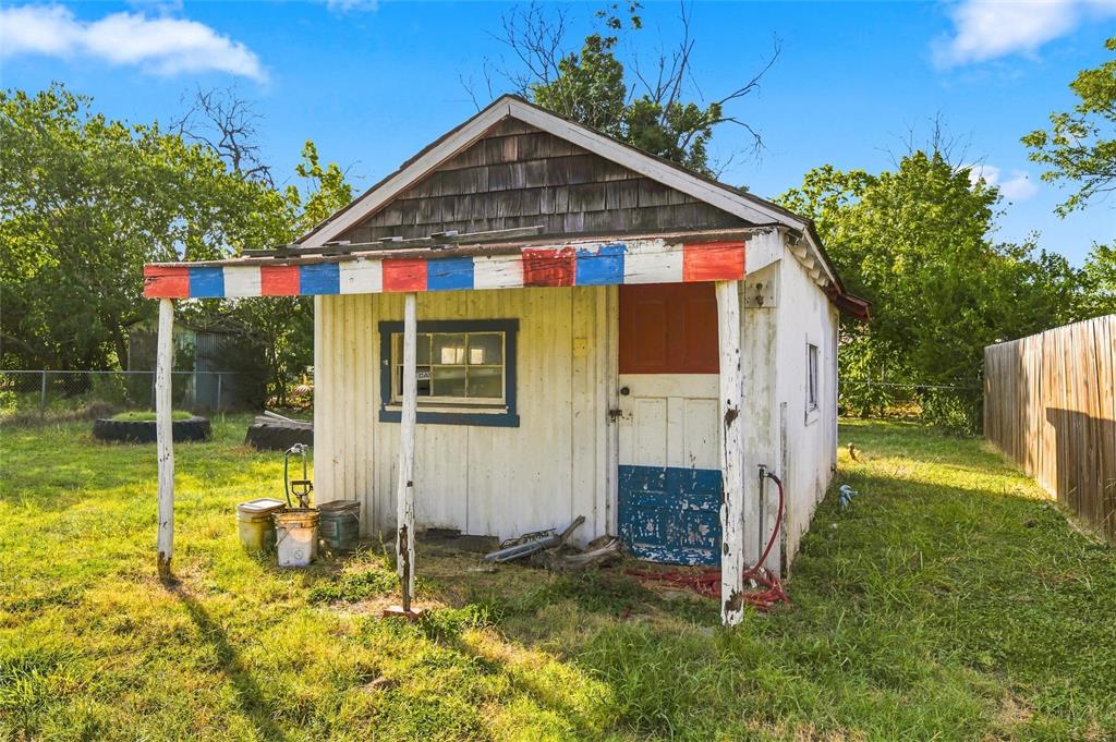 3840 Parrish Street Property Photo 15