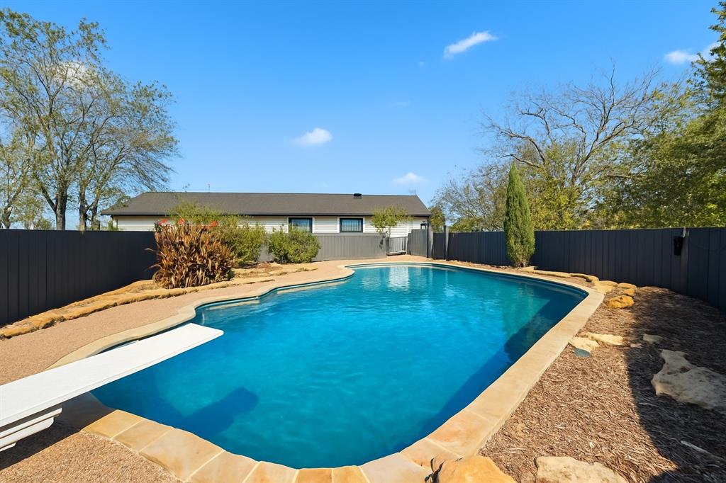 3873 Lois Road Property Photo 1