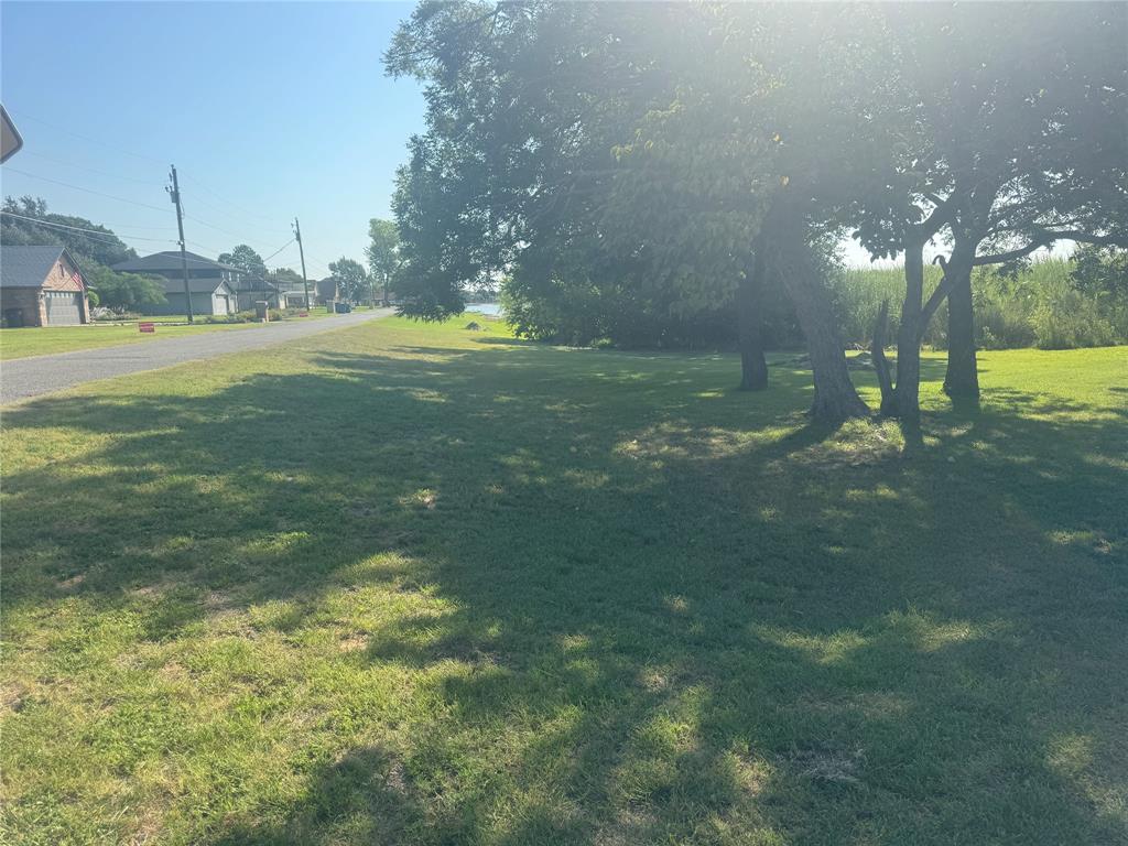 4389 Davis Road Property Photo 2