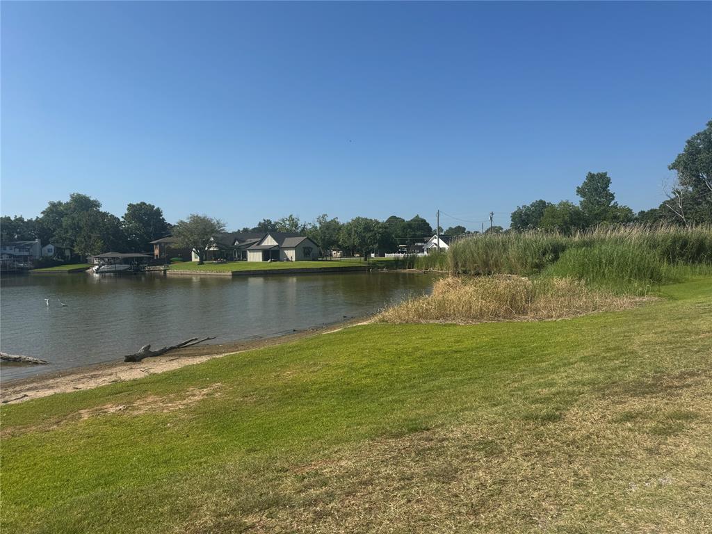 4389 Davis Road Property Photo 3