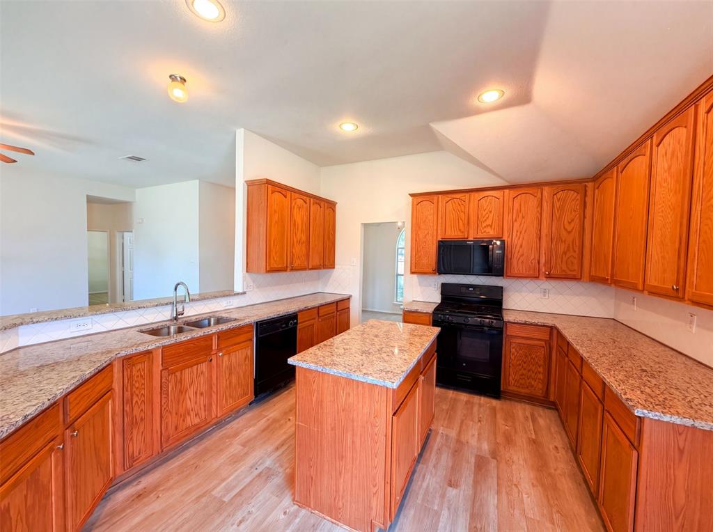 6401 Marquett Drive Property Photo 12