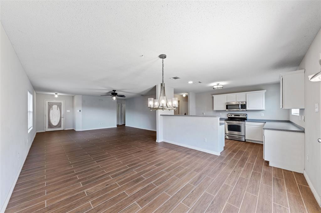 4921 Thorn Hollow Drive Property Photo 1