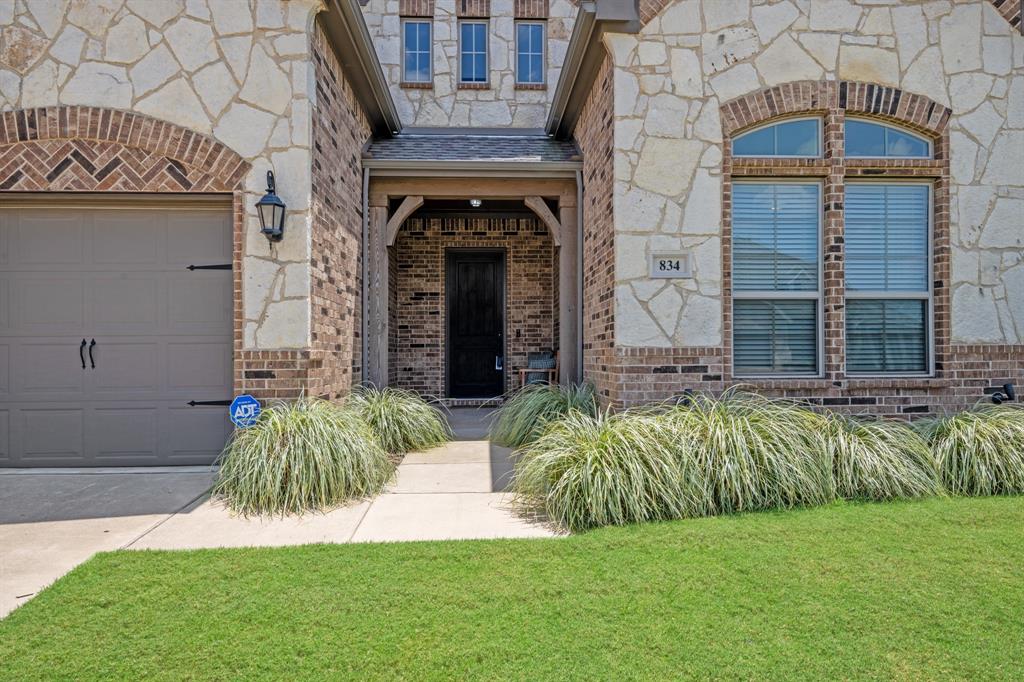 834 Rustic Trail Property Photo 6