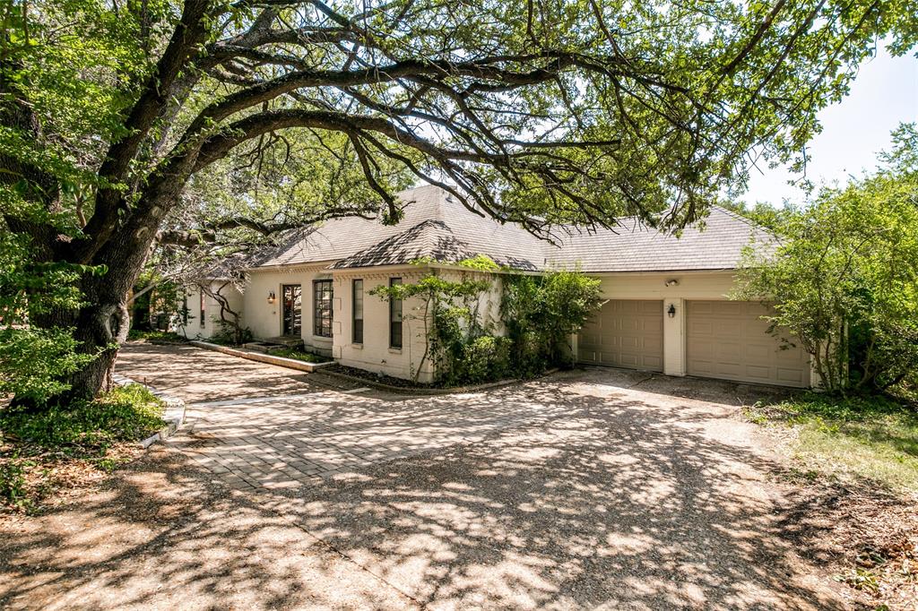 1909 Dakar Road Property Photo 2