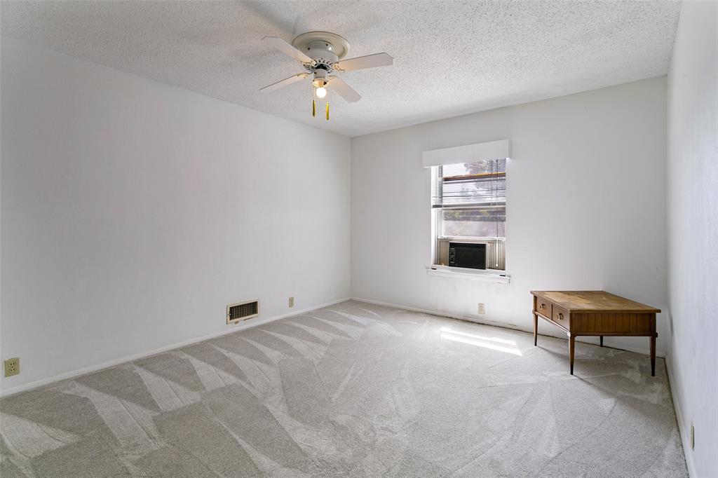 1909 Dakar Road Property Photo 22