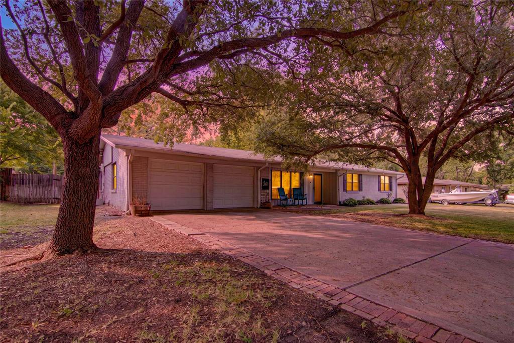 807 W Elizabeth Drive Property Photo 2