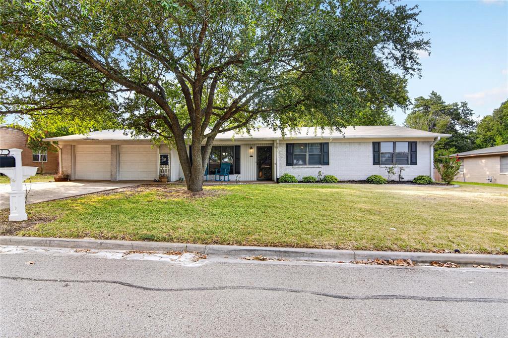 807 W Elizabeth Drive Property Photo 3