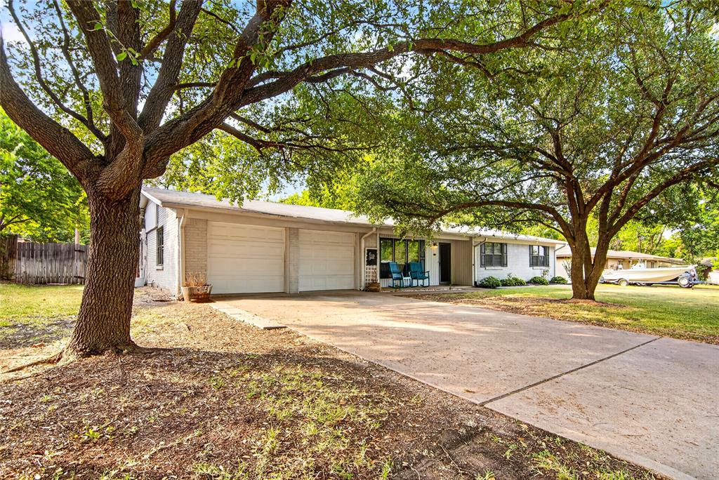 807 W Elizabeth Drive Property Photo 4