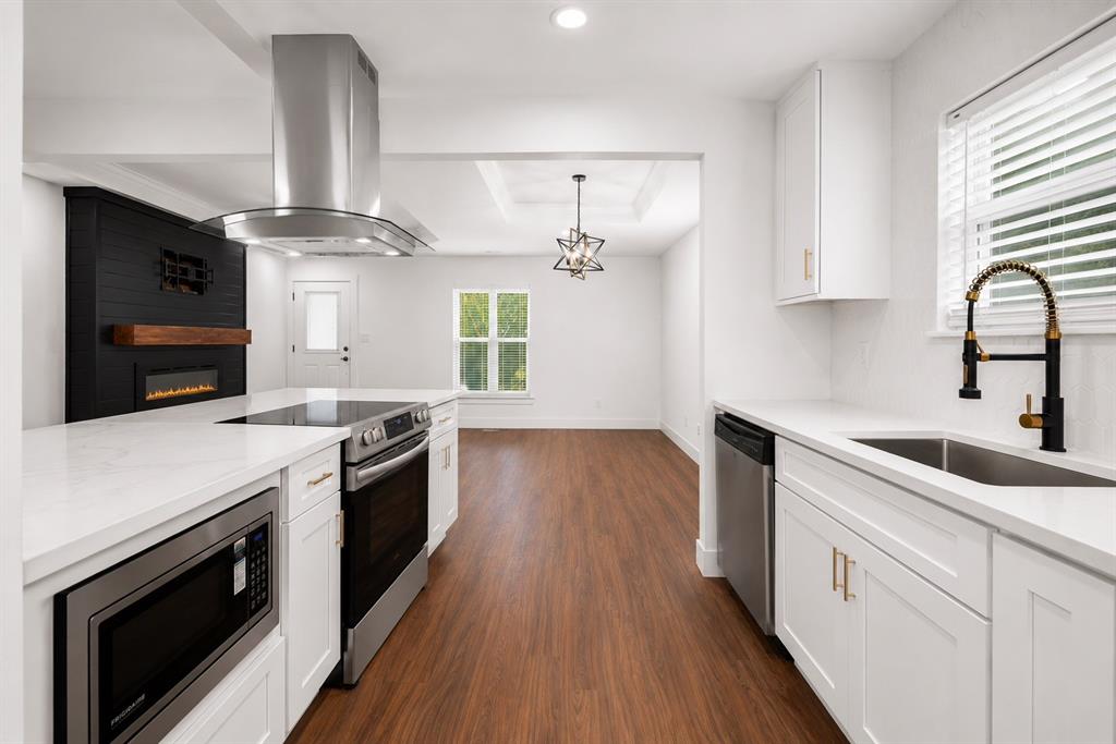 2831 Fordham Road Property Photo 2
