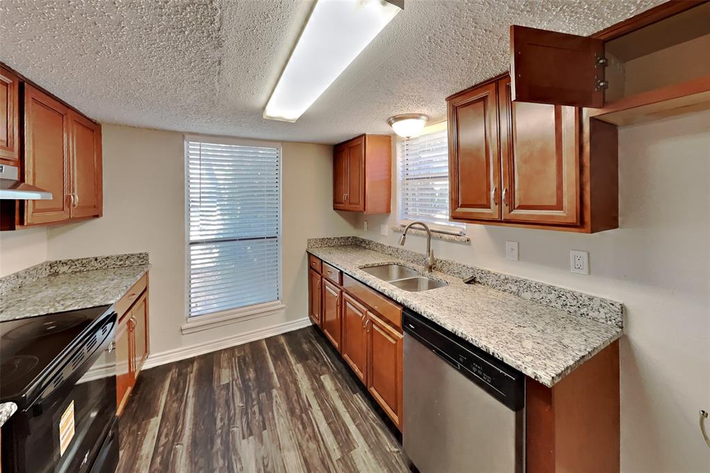 833 Harvest Glen Drive Property Photo 4