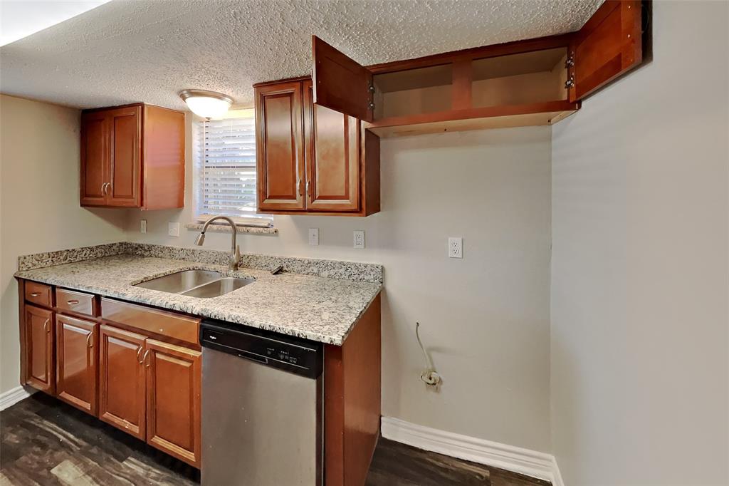 833 Harvest Glen Drive Property Photo 5