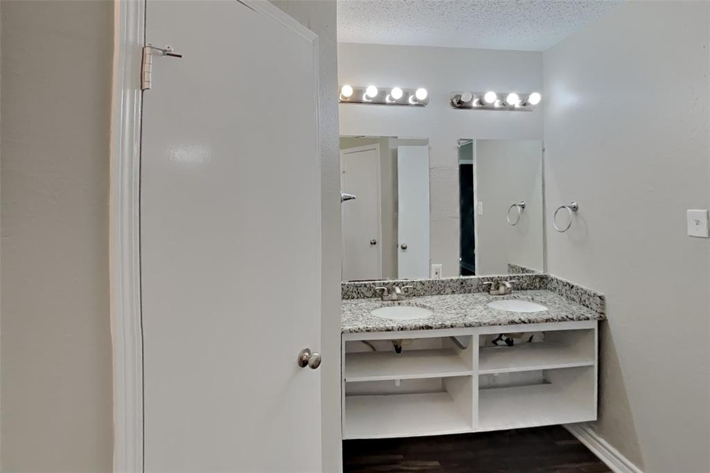 833 Harvest Glen Drive Property Photo 12