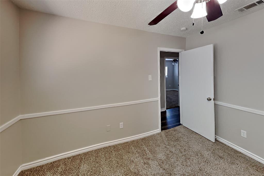 833 Harvest Glen Drive Property Photo 16